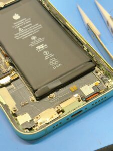 iPhone12　ドックコネクタ修理